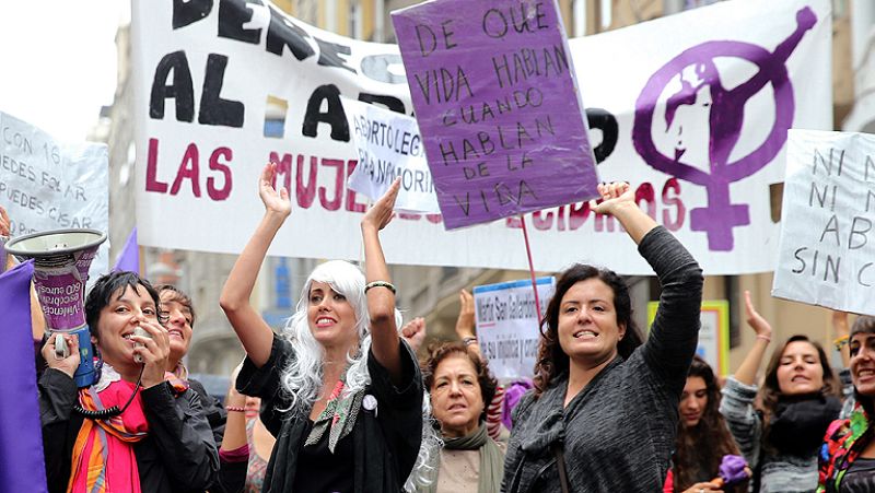 Miles de mujeres celebran la retirada de la ley del aborto y exigen el fin de las amenazas