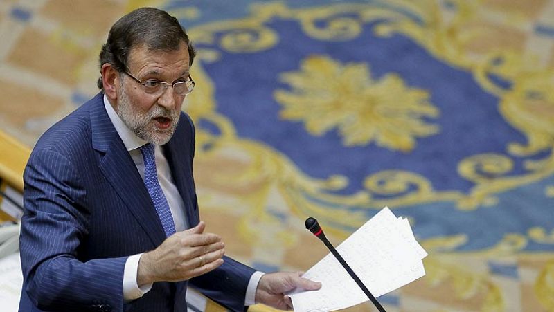 Rajoy, dispuesto a hablar con el PSOE de la reforma constitucional si concreta una propuesta