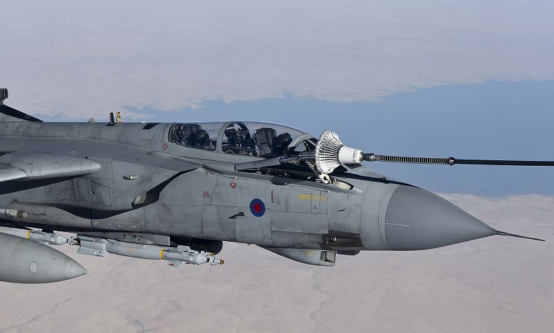 Reino Unido lanza su primer ataque en Irak contra el Estado Islámico, que avanza hacia Turquía