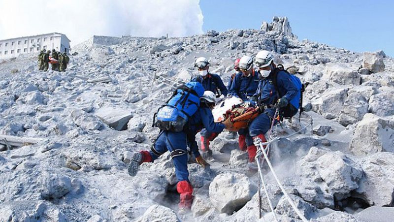 La erupción del monte Ontake en Japón deja por el momento 47 muertos