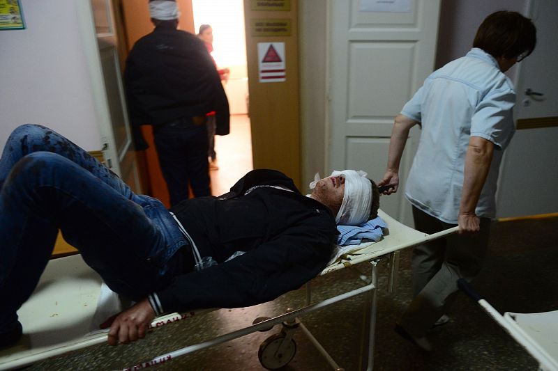 Nueve civiles mueren en Donetsk en bombardeos que alcanzan un colegio en el inicio del curso