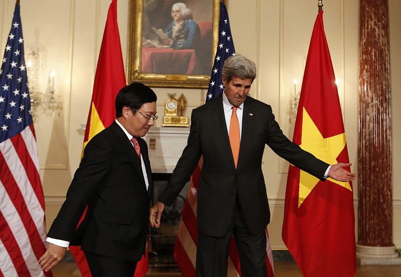 Estados Unidos levanta parcialmente el embargo de armas a Vietnam tras 40 años