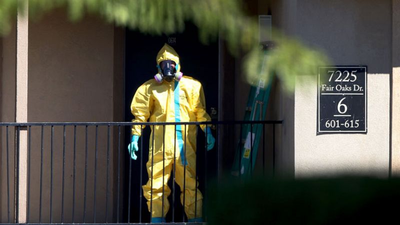 Las autoridades sanitarias de EE.UU. aíslan a 10 personas por exposición de "alto riesgo" al ébola