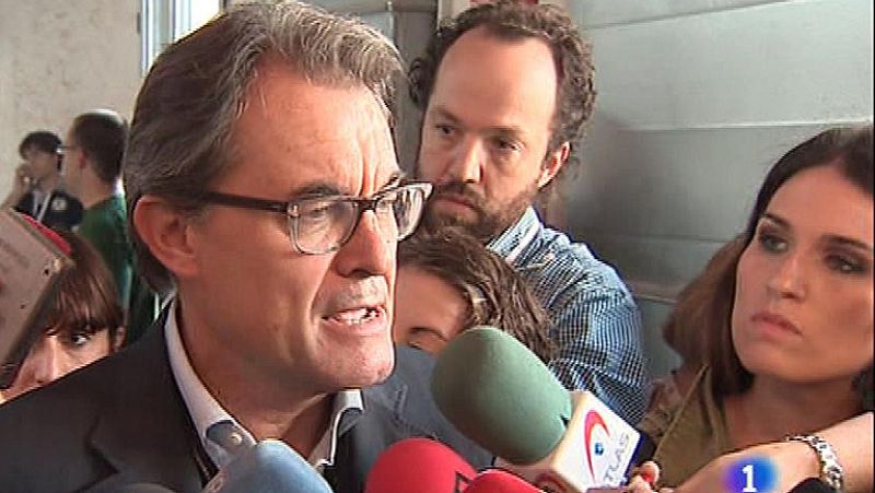Mas insiste en que habrá consulta y espera que el Gobierno vea "de una vez" la necesidad de diálogo