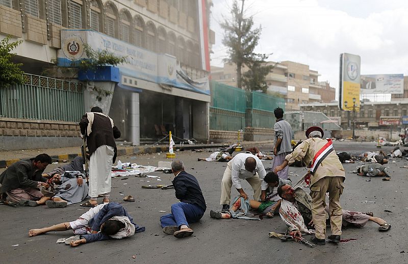 Mueren más de 40 personas en un ataque suicida contra un barrio chií en el este de Yemen
