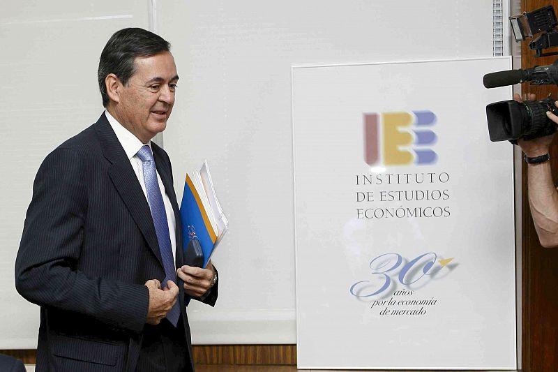 Juan Iranzo dimite como miembro del CES por gastar 46.800 euros con la tarjeta B de Caja Madrid