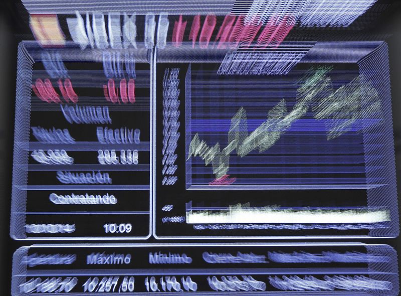 El IBEX 35 baja un 1,2% en la sesión y se deja un casi un 4% en la semana