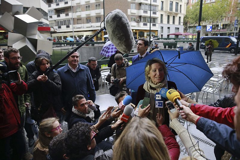 Un defecto de forma obliga a aplazar el acto de conciliación entre Aguirre y Podemos