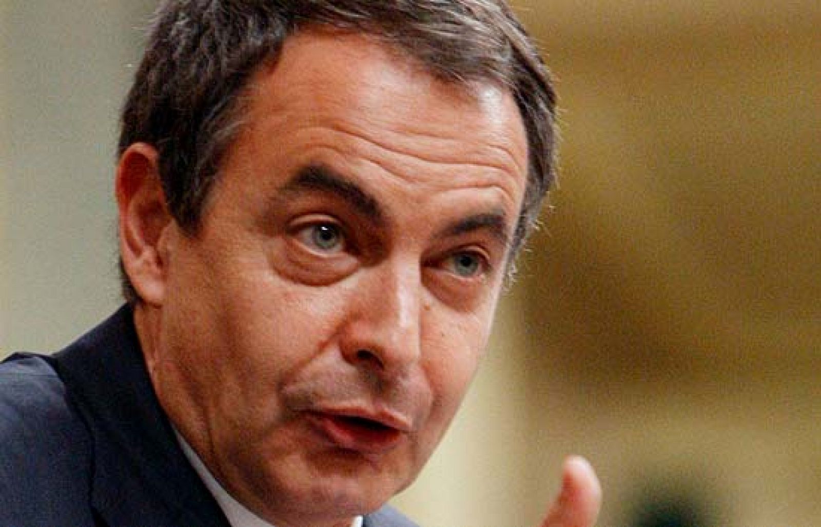 Zapatero y Rajoy han adelantado esta tarde parte de los argumentos que plantearán el miércoles que viene en un pleno monográfico sobre la situación económica.