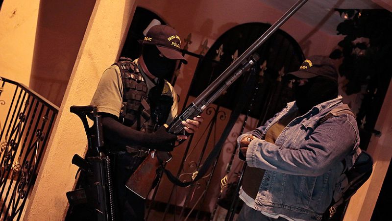 Los cuerpos hallados en las fosas en México no pertenecen a los 43 estudiantes desaparecidos