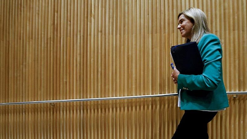 Mato admite que "no todo se ha hecho bien" en la crisis del ébola tras las críticas de la oposición