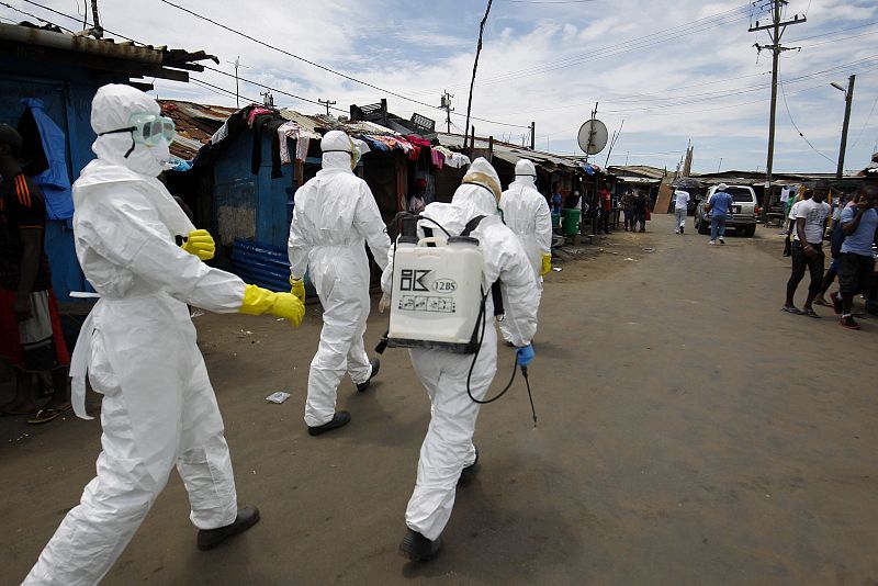 El brote de ébola deja ya más de 9.000 infectados y 4.500 muertos, según la OMS