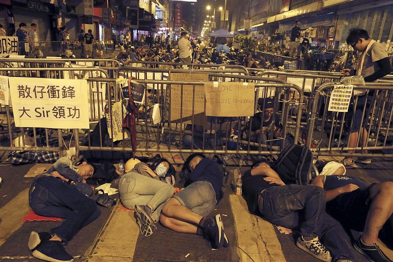 El Tribunal Supremo de Hong Kong ordena a los manifestantes abandonar el barrio de las protestas