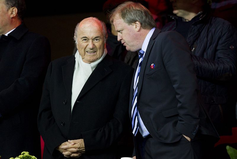 Blatter quiere que el Mundial de Catar se celebre en noviembre y diciembre de 2022