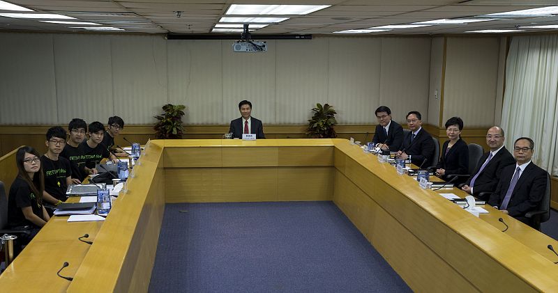 Tímido acercamiento entre los estudiantes y las autoridades de Hong Kong tras su primera reunión