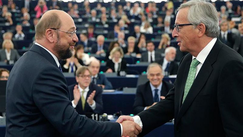 Juncker obtiene el apoyo de la Eurocámara a su equipo de comisarios
