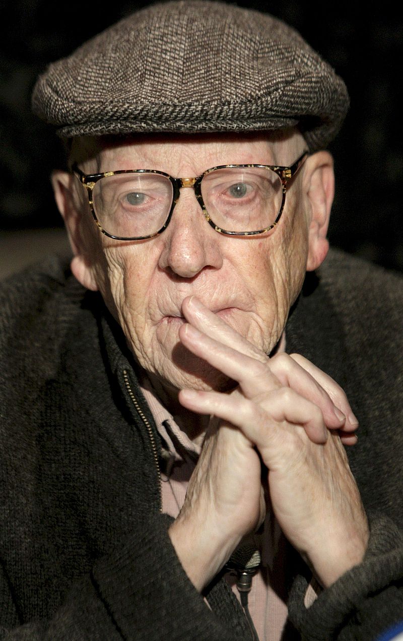 Muere el escritor vasco Ramiro Pinilla