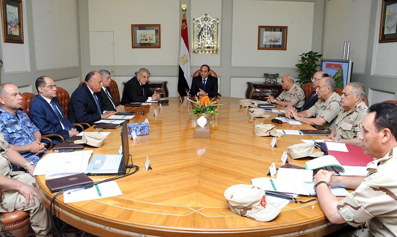 Al menos 25 soldados mueren un ataque en el Sinaí egipcio