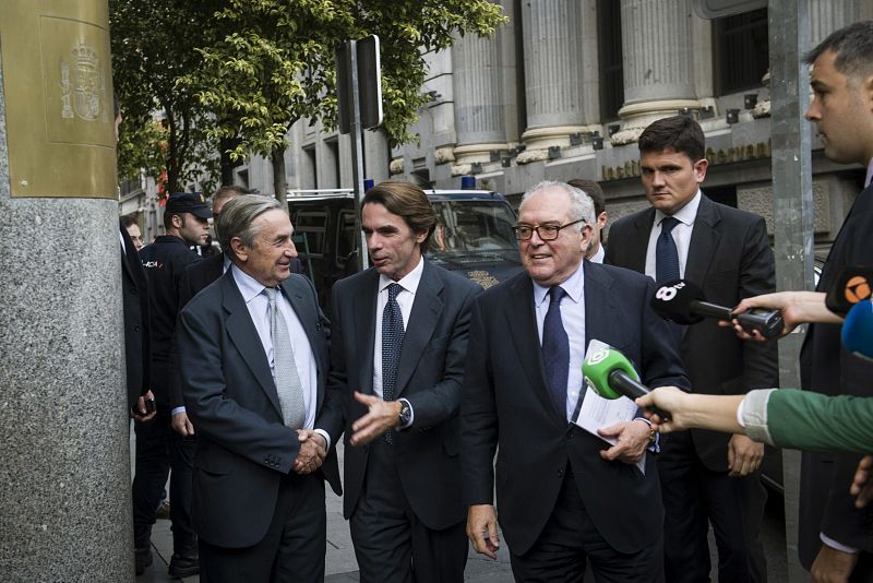 El expresidente de Libertad Digital dice que se reunió con Aznar y Aguirre