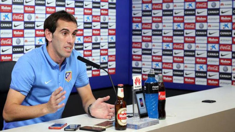 Godín: "Habría que hacer públicas las nominaciones de los capitanes"