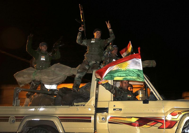 La coalición bombardea el sur de Kobani coincidiendo con la entrada "peshmergas"