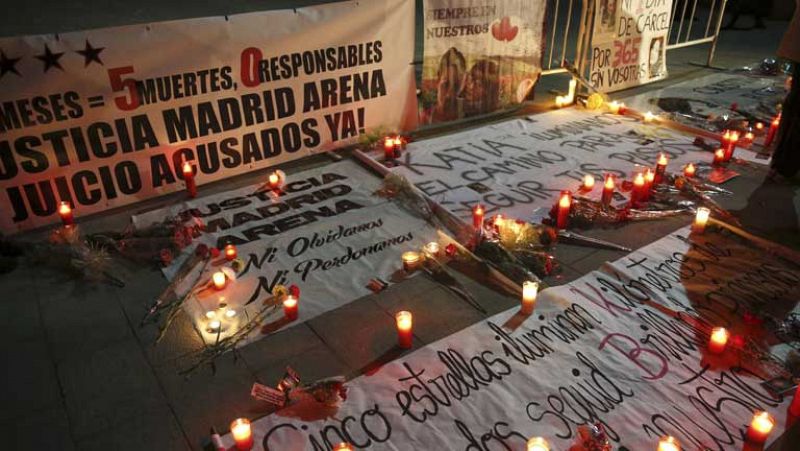 Vigilia por las cinco víctimas del Madrid Arena, por las que piden justicia dos años después