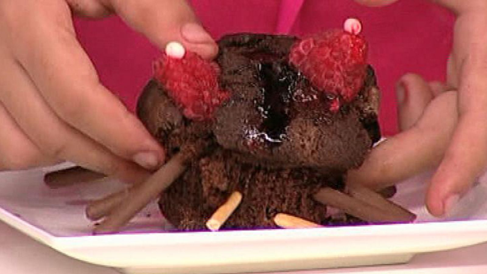 Tarántula de chocolate en su telaraña