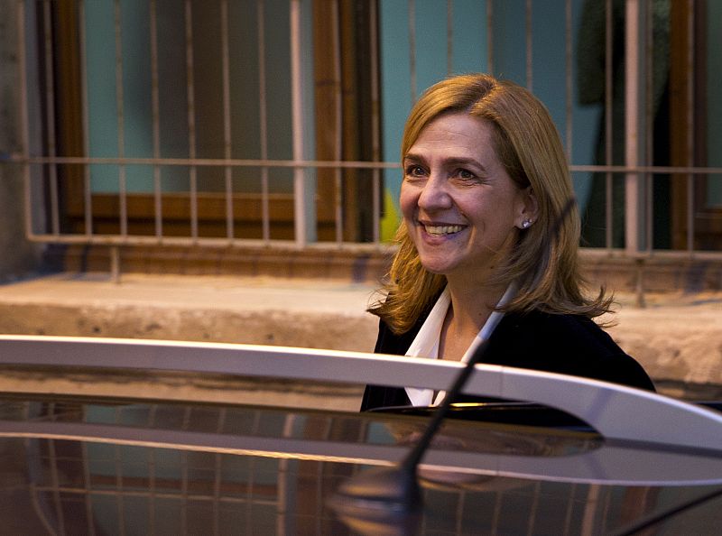 La Audiencia de Palma decide este viernes si desimputa a la infanta Cristina o la envía a juicio