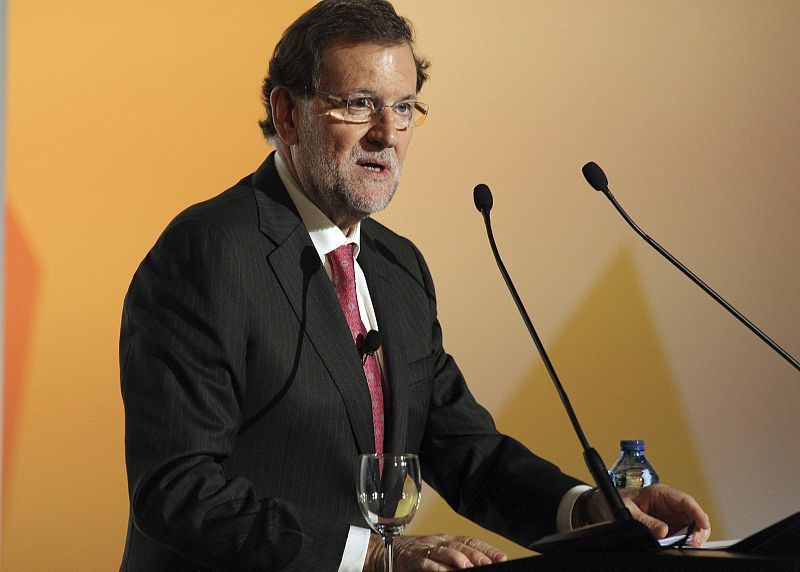 Rajoy insiste en que está abierto a la reforma de la Constitución, pero no quiere un pacto PP-PSOE