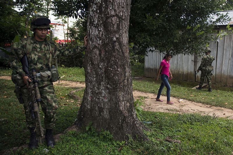 Colombia en su laberinto: entre la reparación a las víctimas y la reinserción de la guerrilla