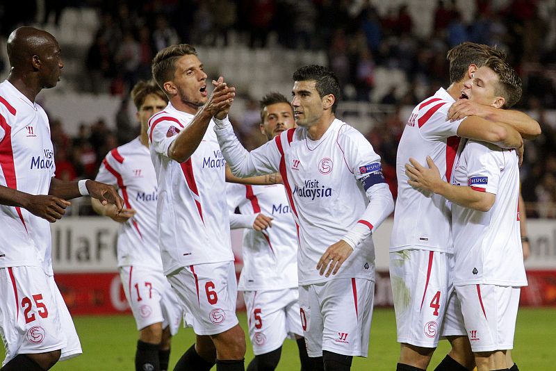 El Sevilla afianza su primera plaza de grupo ante el Standard