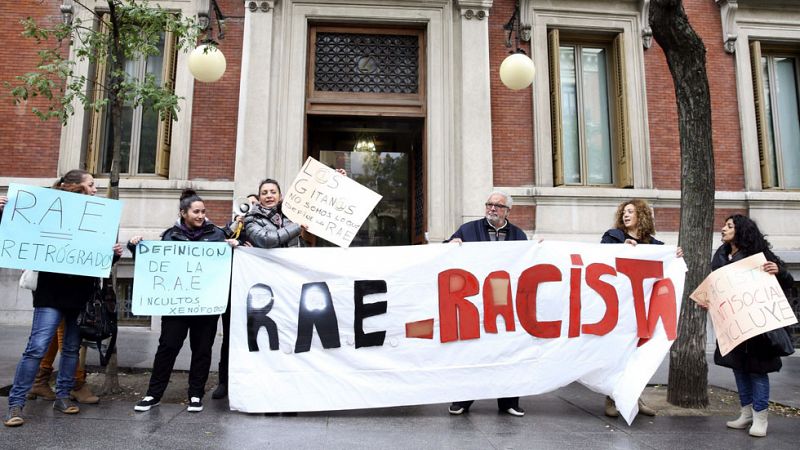 Protestas contra la RAE por considerar racista la acepción de gitano
