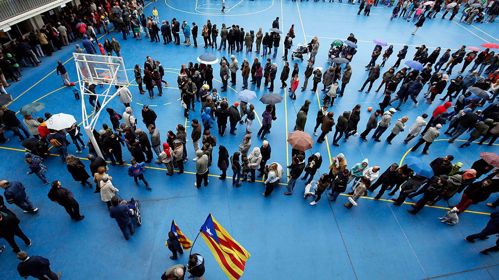 Casi dos millones de personas habían votado a las 6 de la tarde en el 9N