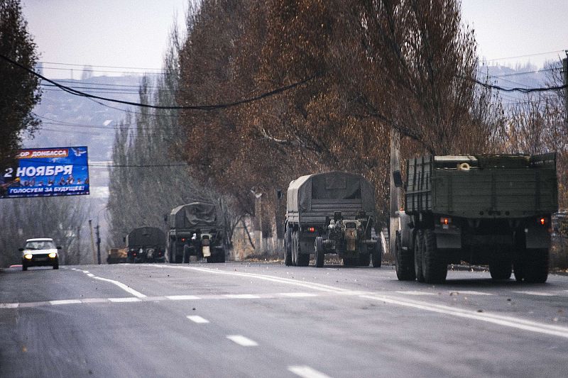 La misión de la OSCE en Ucrania detecta convoyes militares con artillería en Donetsk