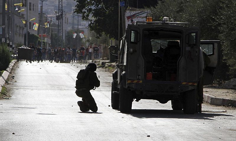 Soldados israelíes matan a un joven palestino en unas protestas que toman forma de Intifada