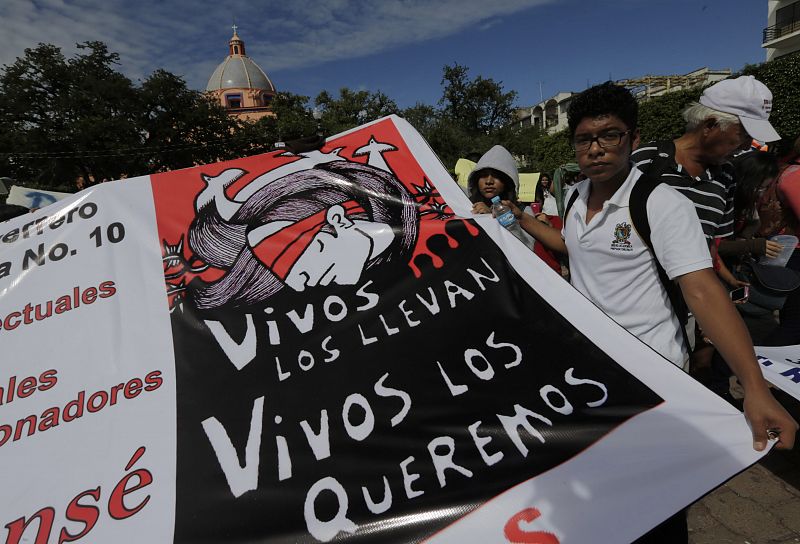Los restos analizados hasta ahora en México no son de los estudiantes desaparecidos