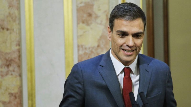 La oposición critica la posición del Gobierno de Rajoy con respecto a la consulta del 9N