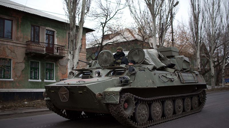La OTAN denuncia la presencia de tropas rusas en Ucrania mientras Kiev prepara a su ejército