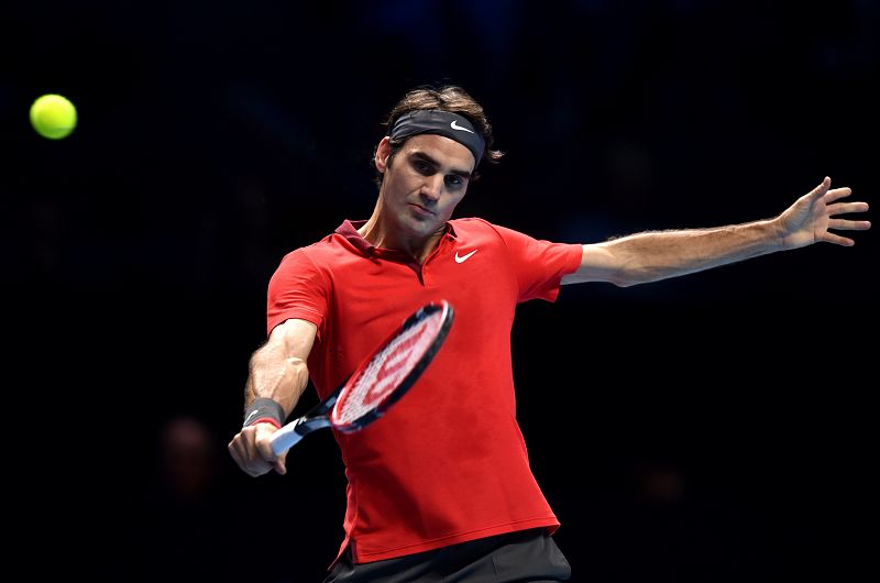 Federer arrolla a Murray mete a Nishikori en las semis de Londres