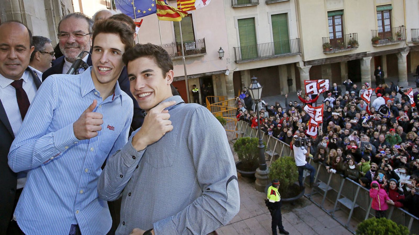 Cervera se vuelva con los hermanos Márquez | Ver