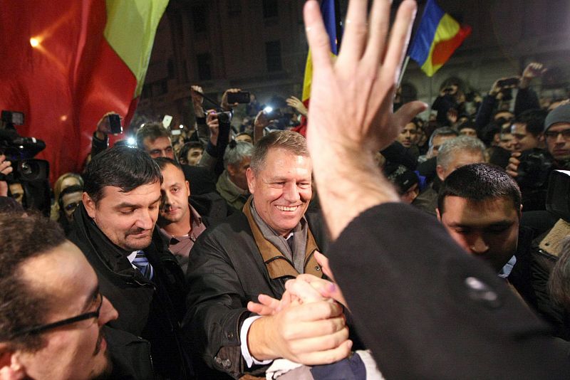 El liberal Iohannis se proclama vencedor de las elecciones en Rumanía contra todo pronóstico
