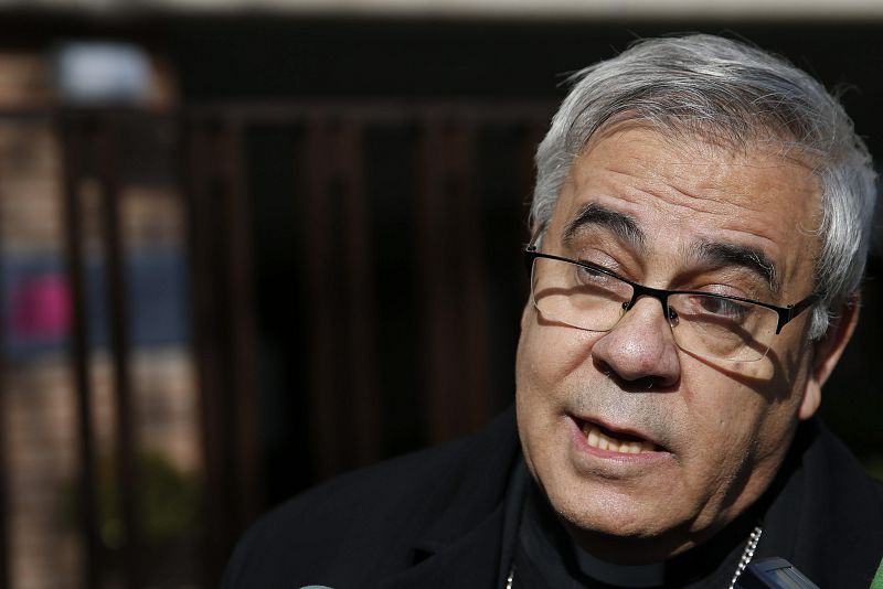 El arzobispo de Granada pone su cargo en manos de la Iglesia tras la denuncia de presuntos abusos