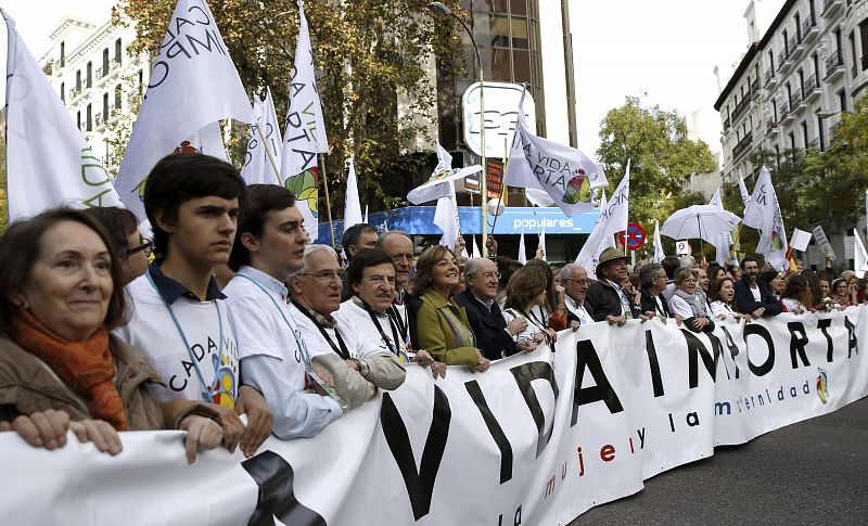 Asociaciones provida exigen a Rajoy que cumpla su promesa y "erradique" el aborto