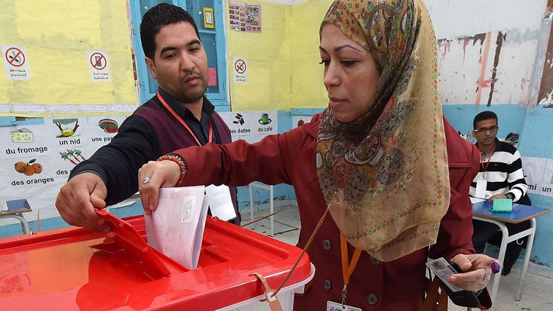 Túnez vota al primer presidente electo de su historia