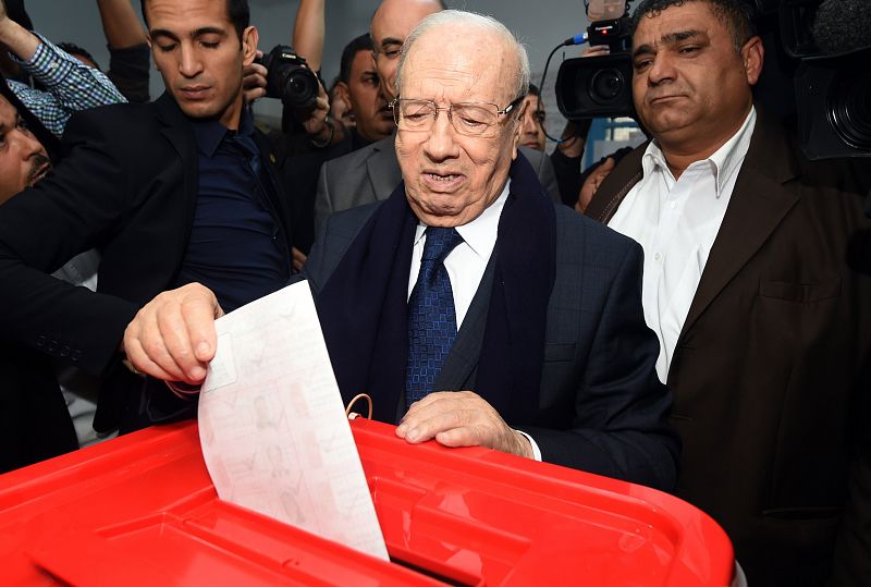 Essebsi se enfrentará a Marzuki en la segunda vuelta de las presidenciales de Túnez