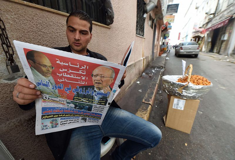 Essebsi gana a Marzuki por seis puntos la primera vuelta de las presidenciales de Túnez