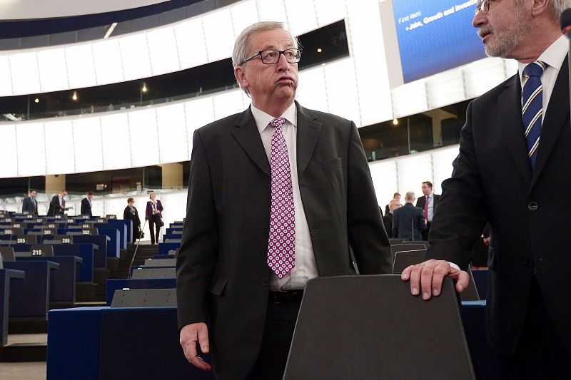 Juncker pide a los Estados que apoyen su plan de inversión, pero advierte que no deben politizarlo