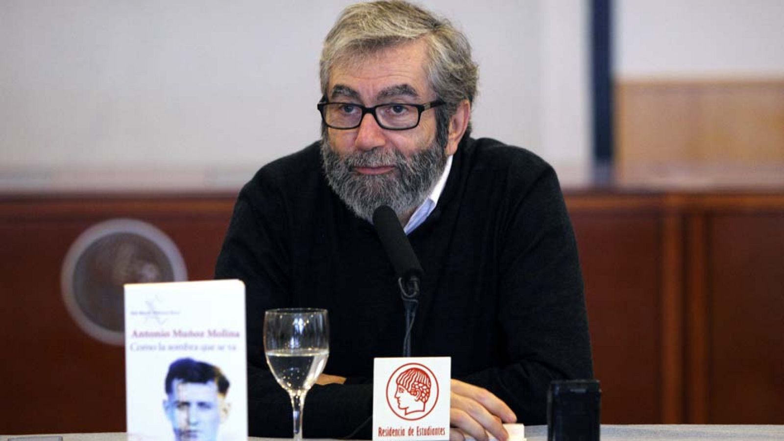 Muñoz Molina recrea la huida del asesino de Luther King a Lisboa en 'Como la sombra que se va' | Ver