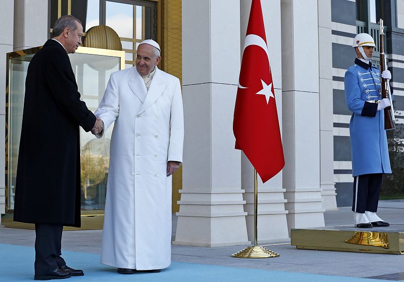 El papa Francisco llega a Turquía bajo la amenaza del Estado Islámico