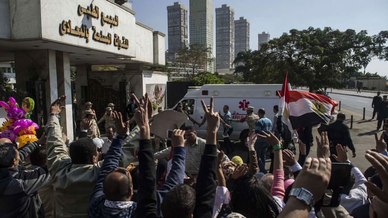 Mubarak, absuelto por la muerte de manifestantes en la revolución de 2011